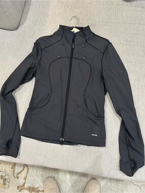 vintage lululemon jacket in black